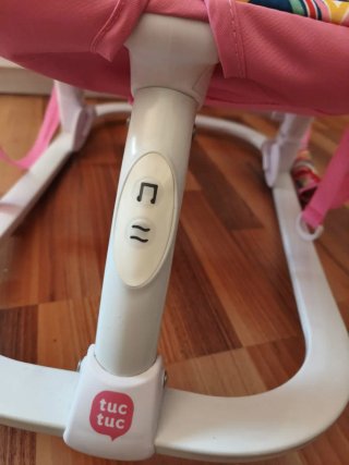 Hamaca Tuc Tuc rosa con arco de juegos
