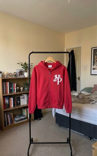 Sudadera Nude Project