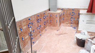 Albañil...... alicatados y enzolados