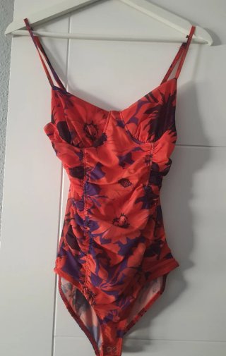 Body Stradivarius Naranja y Morado