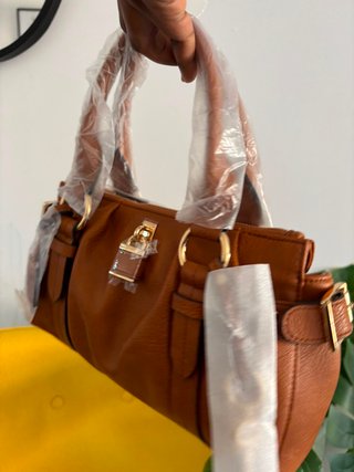 Bolso Aldo Marrón con Candado Dorado