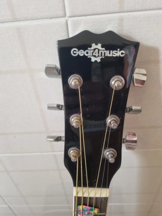 Chitarra Acustica