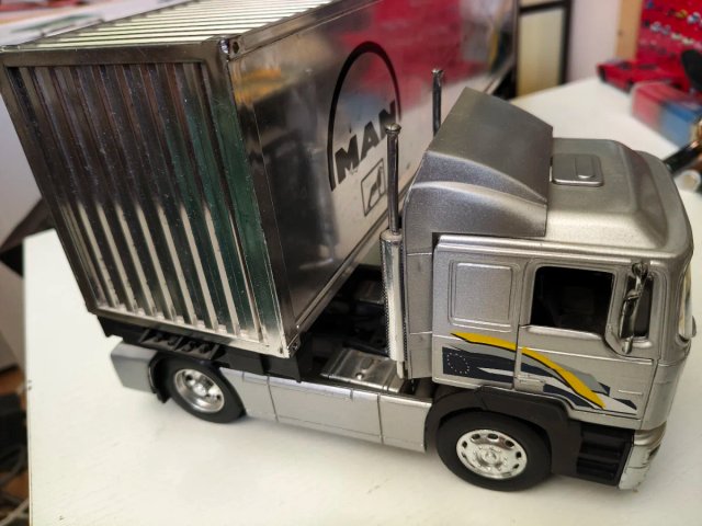 Camión New Ray 1/32 Man 19.603 FLS