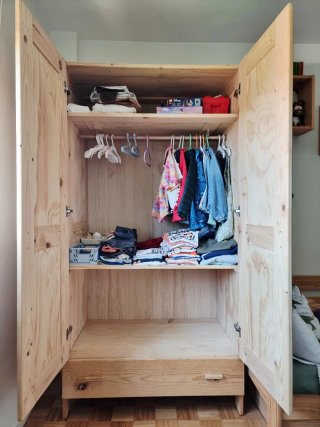 Armario de madera Lufe