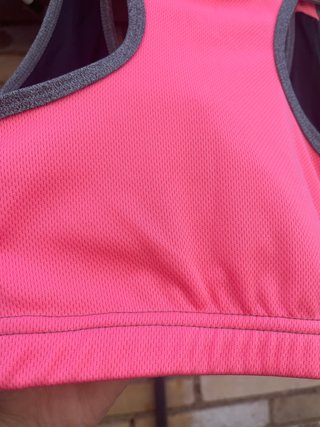 Crop top deportivo de Lefties NUEVO gris y rosa