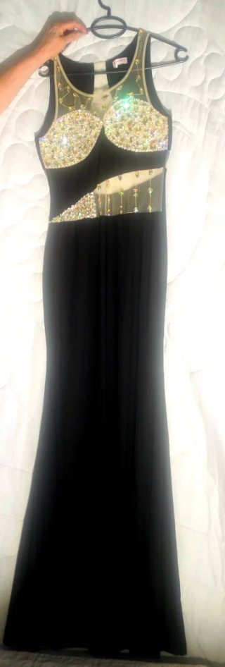 Vestido fiesta brillantes y transparencias
