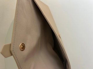 Bolso de mano Guess Beige