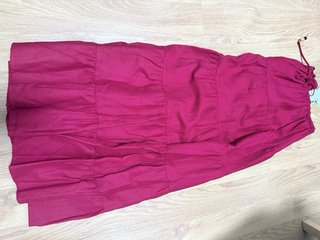 Falda larga Zara roja volantes