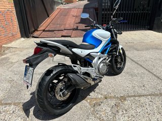 Suzuki Gladius 650 Naked