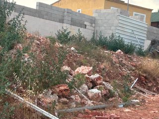 Rocas y escombros de construcción