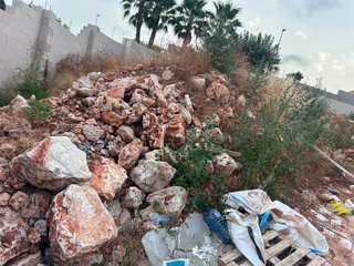 Rocas y escombros de construcción