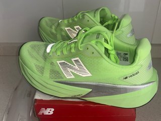 New Balance Rebel V5 Talla 45 290 cm