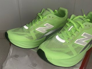 New Balance Rebel V5 Talla 45 290 cm
