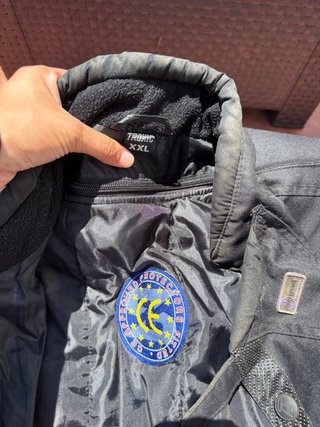 Chaqueta de moto negra