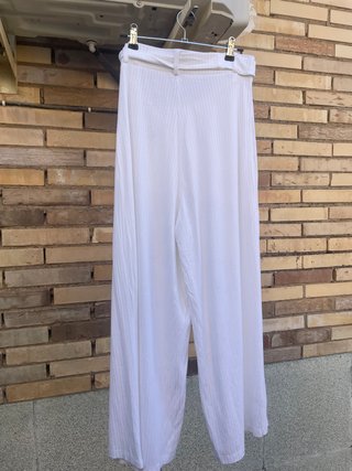 Pantalón palazzo blanco NUEVO de Stradivarius