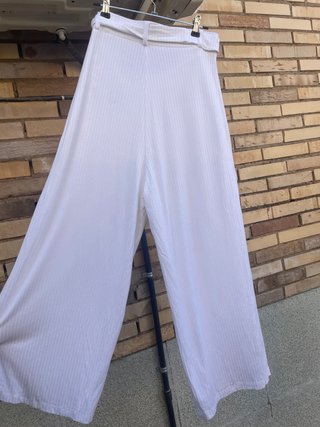 Pantalón palazzo blanco NUEVO de Stradivarius