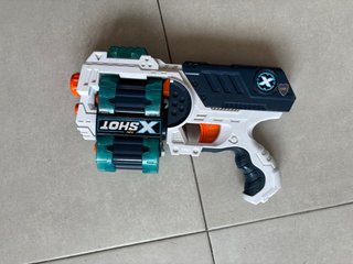 Lote de pistolas de juguete X-Shot y Nerf