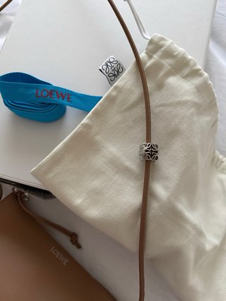 Bolso Pouch Joya Loewe Marrón
