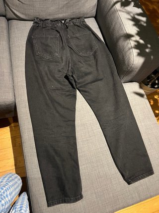 Pantalón vaquero negro tiro alto Talla 34