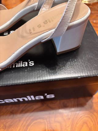 Sandalia color crudo Camila’s