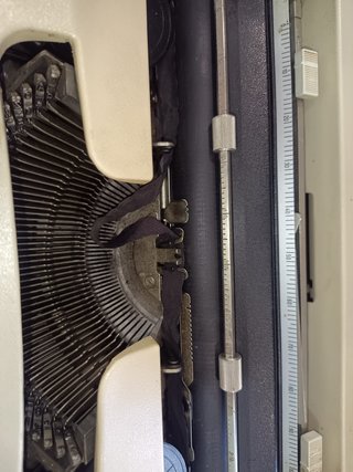 Máquina de escribir Olivetti Lettera 35