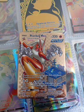 Cartas Pokémon VMAX Pikachu Vuelo VMAX Metalicas