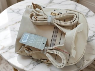 Mochila Beige 31x26 cm.SOLO ENVIO