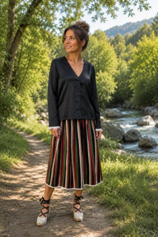 Falda y blusa manchega