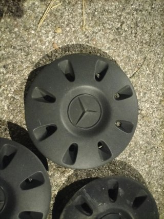 Tapacubos Mercedes Sprinter (4 unidades)