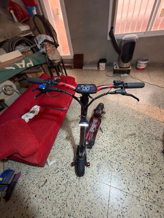 Patinete Eléctrico Red Bull