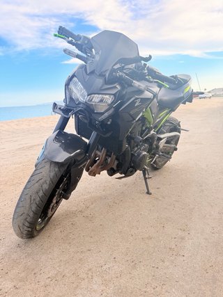 Kawasaki Z900 Full 2022 | 16.000 km |