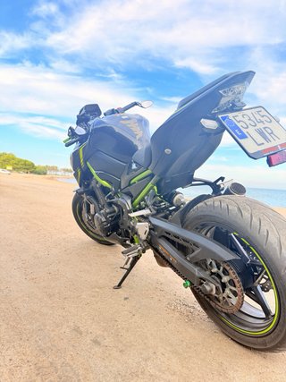 Kawasaki Z900 Full 2022 | 16.000 km |