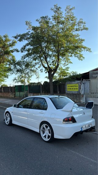 Mitsubishi Lancer EVOLUTION 8