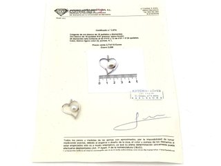 colgante oro 18k con piedra con diamante
