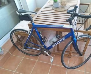 Bicicleta de carretera Scott azul