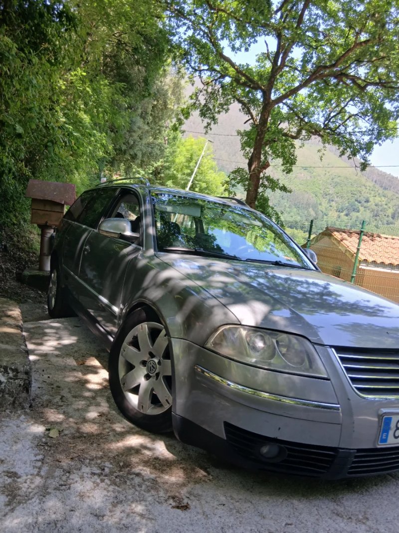 Volkswagen Passat 2004 - foto 1