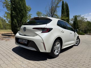 Toyota Corolla 1.8 125H BUSINESS PLUS E-CVT