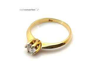 alianza oro 18k con piedra con circonita