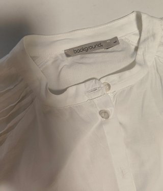 Camicia con maniche a sbuffo marca Background