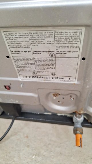 Fornello a gas Teka a 3 fuochi con supporto