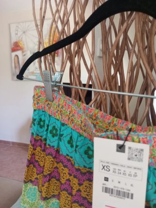 Falda Zara Estampada Talla XS