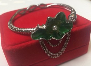 Pulsera de plata-flor con esmalte verde