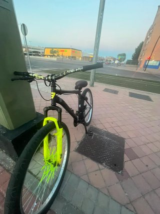 Bici Stunt Negra y Amarilla personalizada