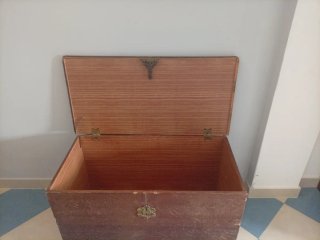 Baúl antiguo de madera