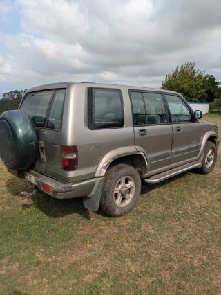 Isuzu Trooper 2001