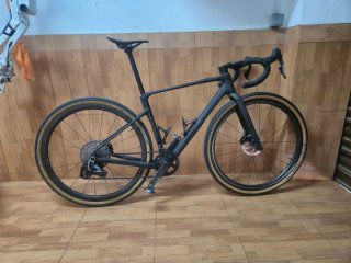 Gravel Cube Nuroad C62 Force eTap 13v