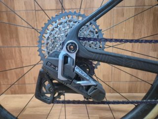 Gravel Cube Nuroad C62 Force eTap 13v