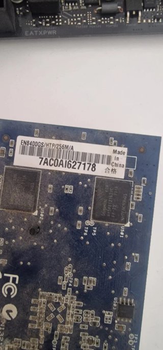 Placa Base ASUS, Tarjeta Gráfica y Sonido