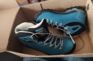 Botas de montaña Asolo azules y negras