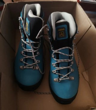 Botas de montaña Asolo azules y negras